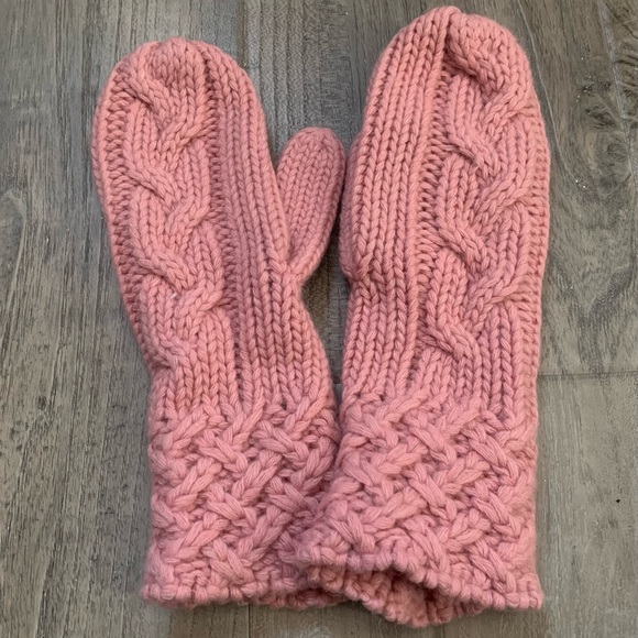 NWOT Portolano Youth Knitted Mitten. - Picture 2 of 5